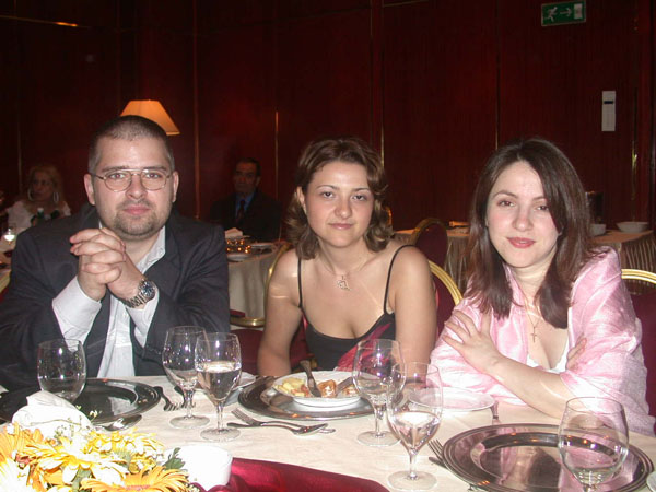 dragos, dana, carmen.JPG